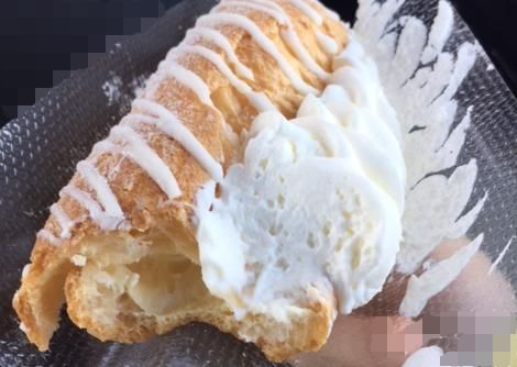 まっしろホワイトエクレア(セブンイレブン)「生クリームたっぷり」【感想・カロリー】