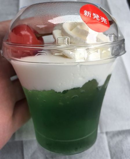 まるでクリームソーダなゼリー(セブンイレブン)を食べてみた【感想・カロリー】