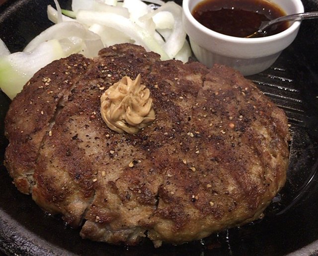 いきなりステーキの「ワイルドハンバーグ」を食べてみた【感想・値段・カロリー等】